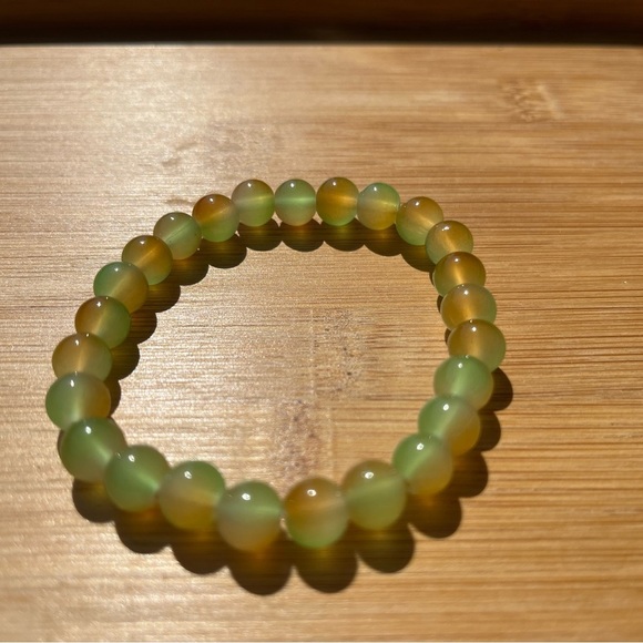 Elegant Glass Green and Orange Agate Bracelet Stretchy Unisex 8mm beads - Picture 3 of 8